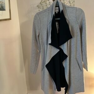 Long sweater or light weight coat nwt size small Nic and Zoe